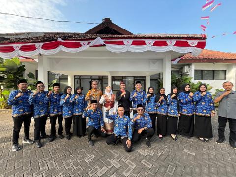 Jajaran Bawaslu Kota Pasuruan setelah menggelar Upacara Bendera Peringatan HUT RI ke 80